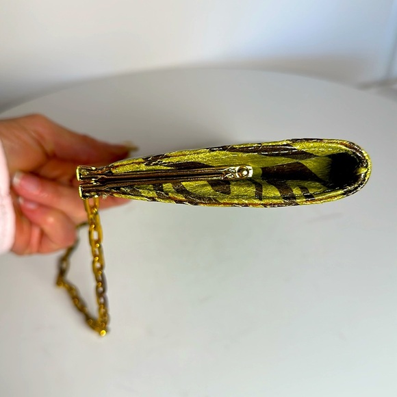 VINTAGE green tiger stripe clutch handbag hand painted canvas with gold chain - Picture 7 of 12